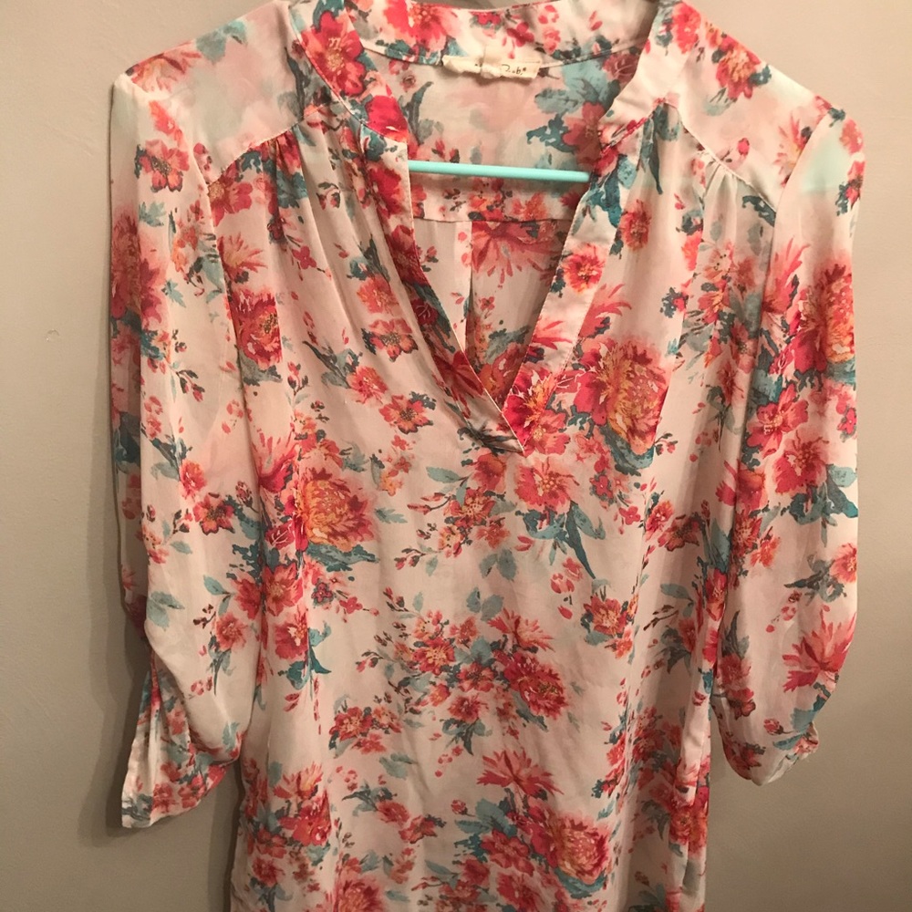 V-neck floral long sleeve blouse